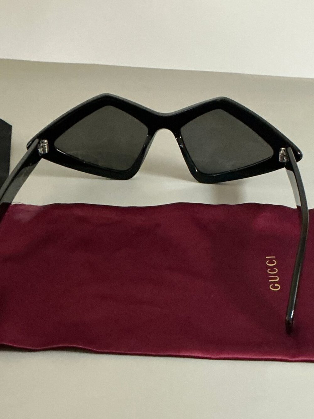 Gucci Hollywood Forever GG0496S Black Crystal Cat Eye Sunglasses - Picture 8 of 8